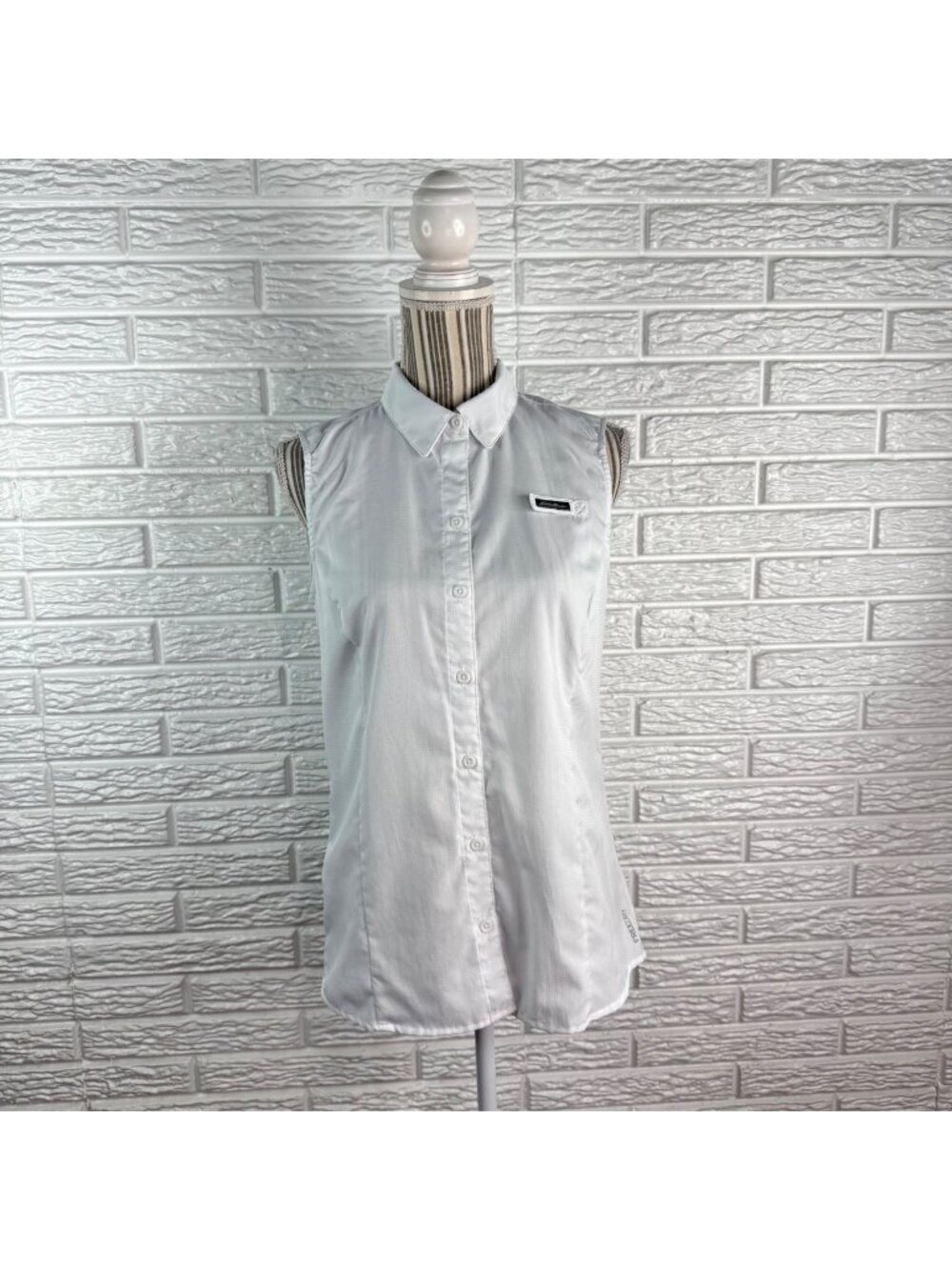 Eddie Bauer White Lightweight Collared Sleeveless Button Up Shirt Size Small